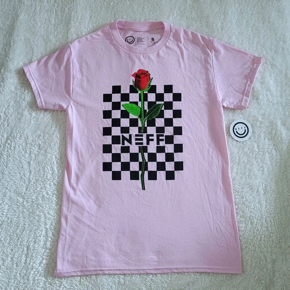 ✨️HP✨️ Neff Checkerboard and Rose🌹Graphic Tee👕 - NWT